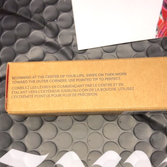 💄💋🆕Gxve by Gwen Stefani Original Me Matte Lipstick in “Lovable Me”💄💋SOLDOUT - Picture 6 of 14